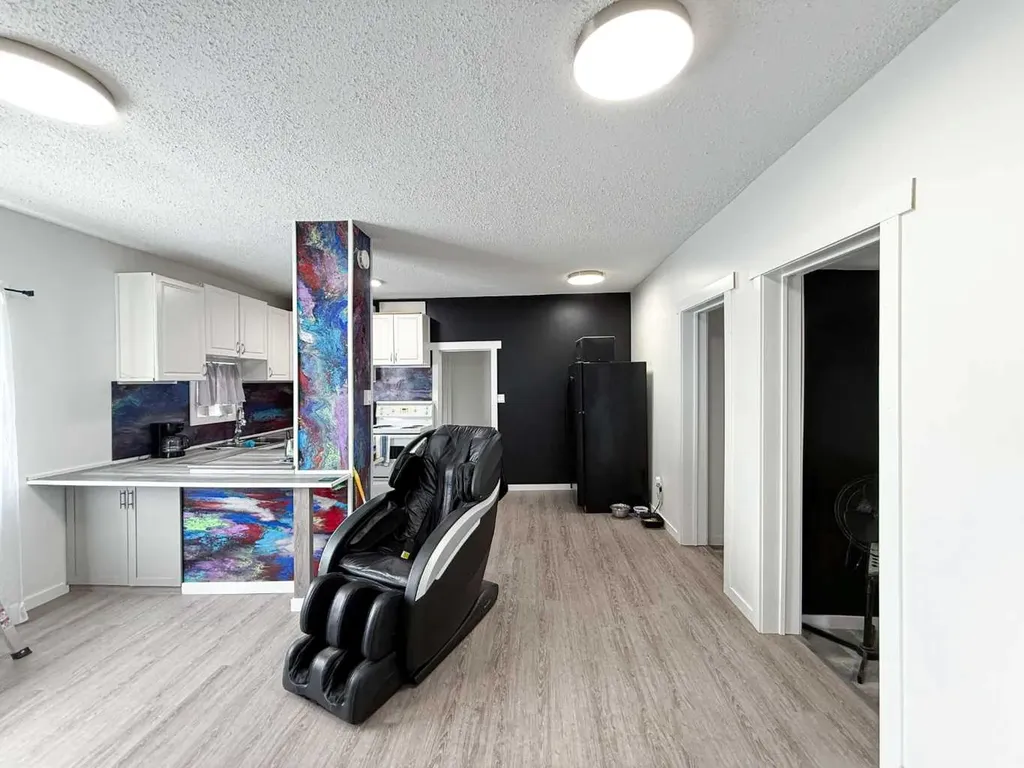 2031 18 Avenue Bowden AB T0M 0K0