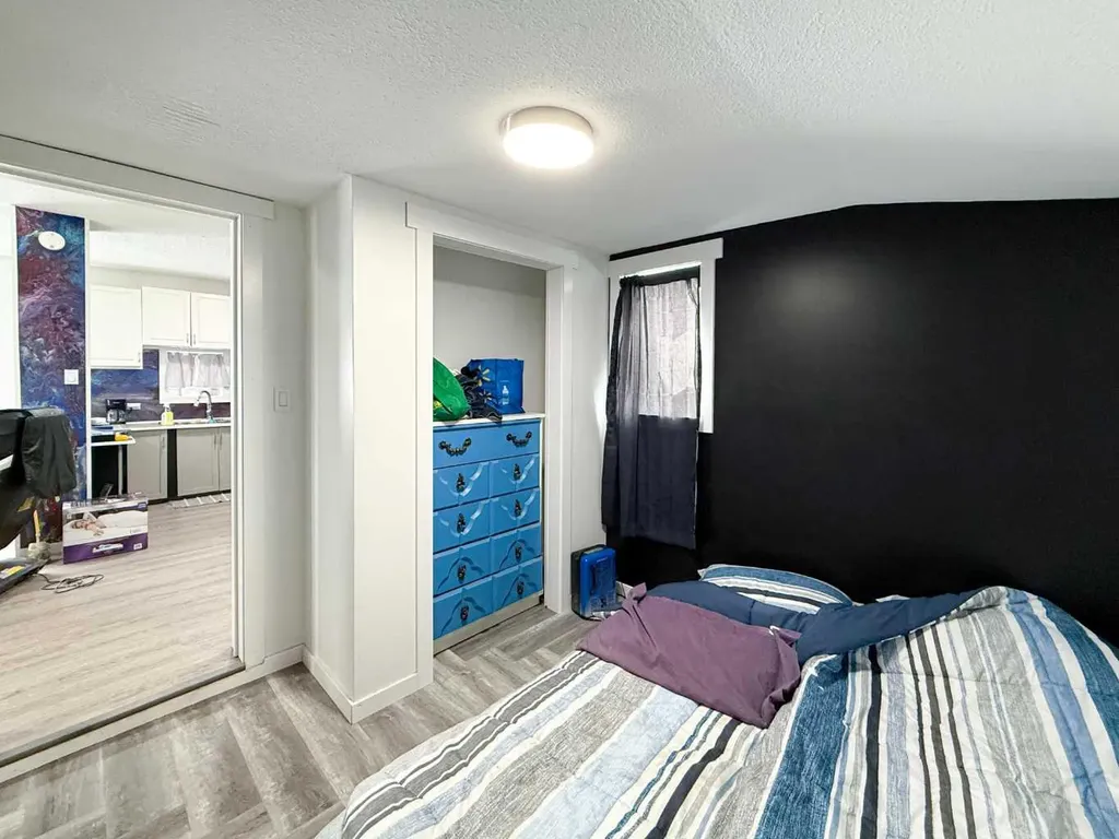 2031 18 Avenue Bowden AB T0M 0K0
