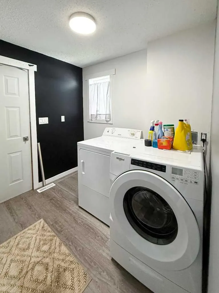 2031 18 Avenue Bowden AB T0M 0K0