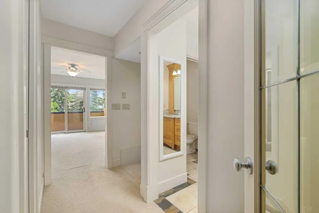 720 4 Street NW Calgary AB T2N 1P2