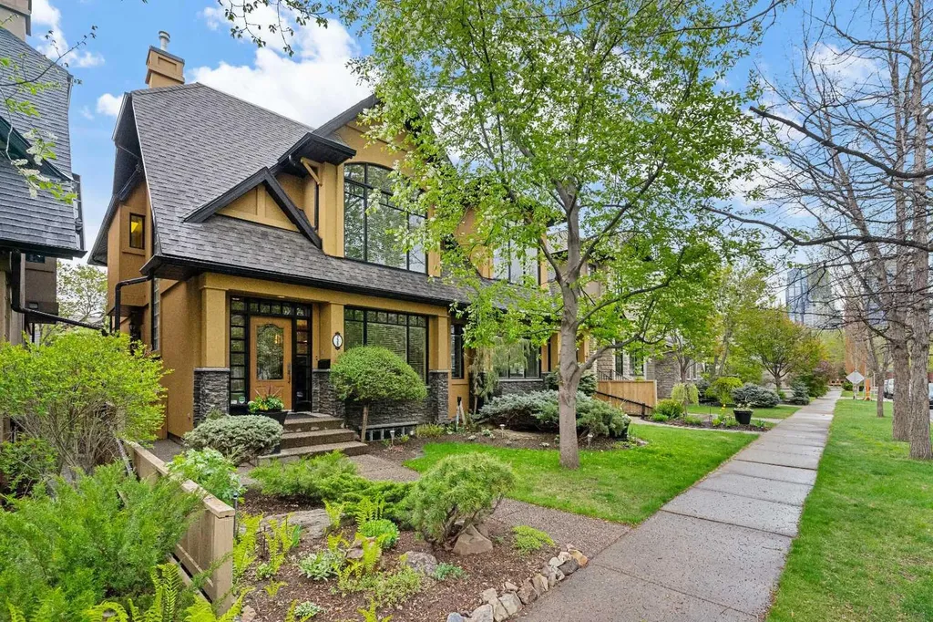 720 4 Street NW Calgary AB T2N 1P2