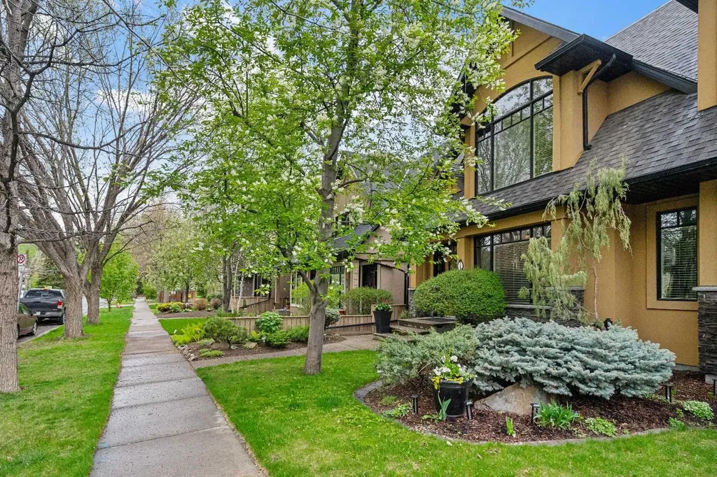 720 4 Street NW Calgary AB T2N 1P2