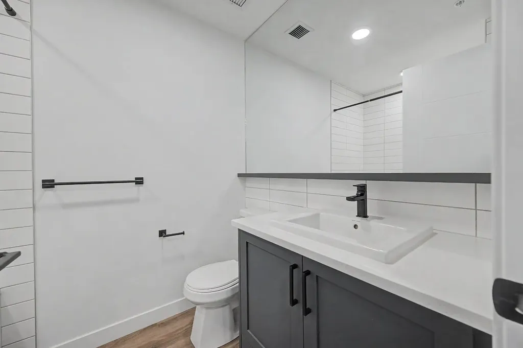 3107 Warren Street Calgary AB T3B 0M2