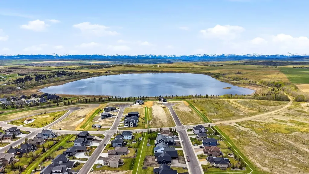 24 Monterra Landing Rural Rocky View County AB T4C 0G8