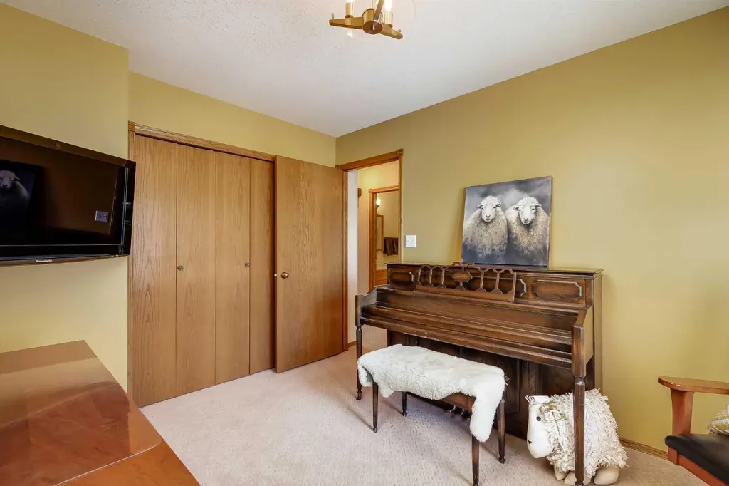 4118 Silverpark Estates Close Olds AB T4H 1B4