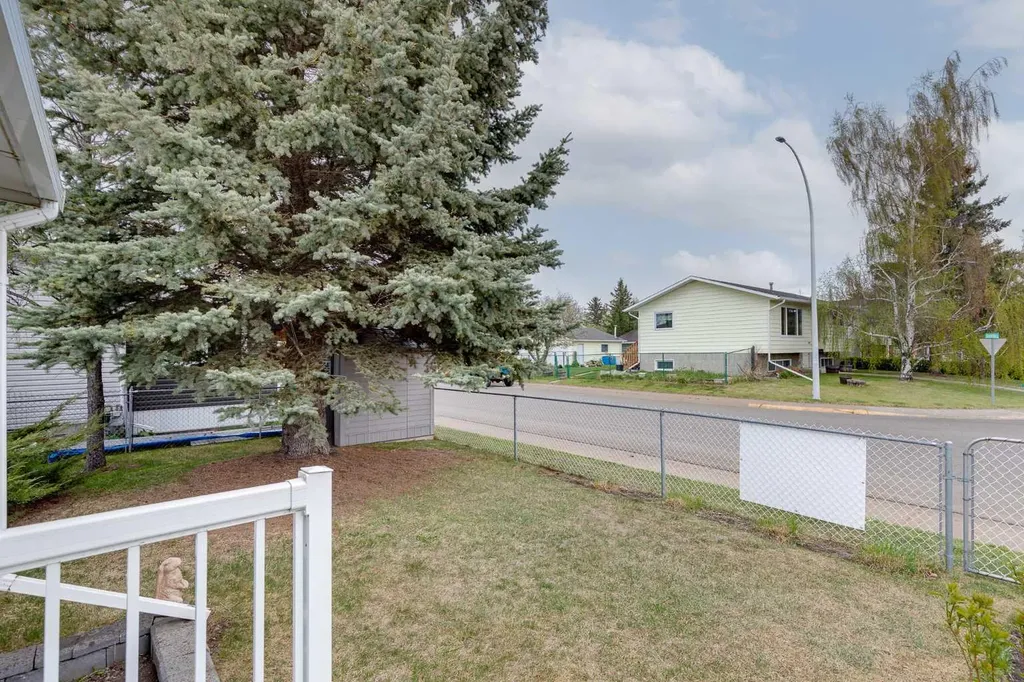 4118 Silverpark Estates Close Olds AB T4H 1B4