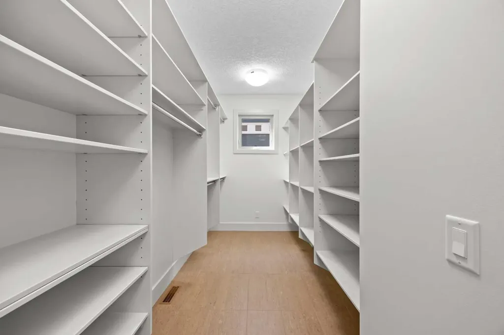 89 Evergreen Mount SW Calgary AB T2Y 3T9