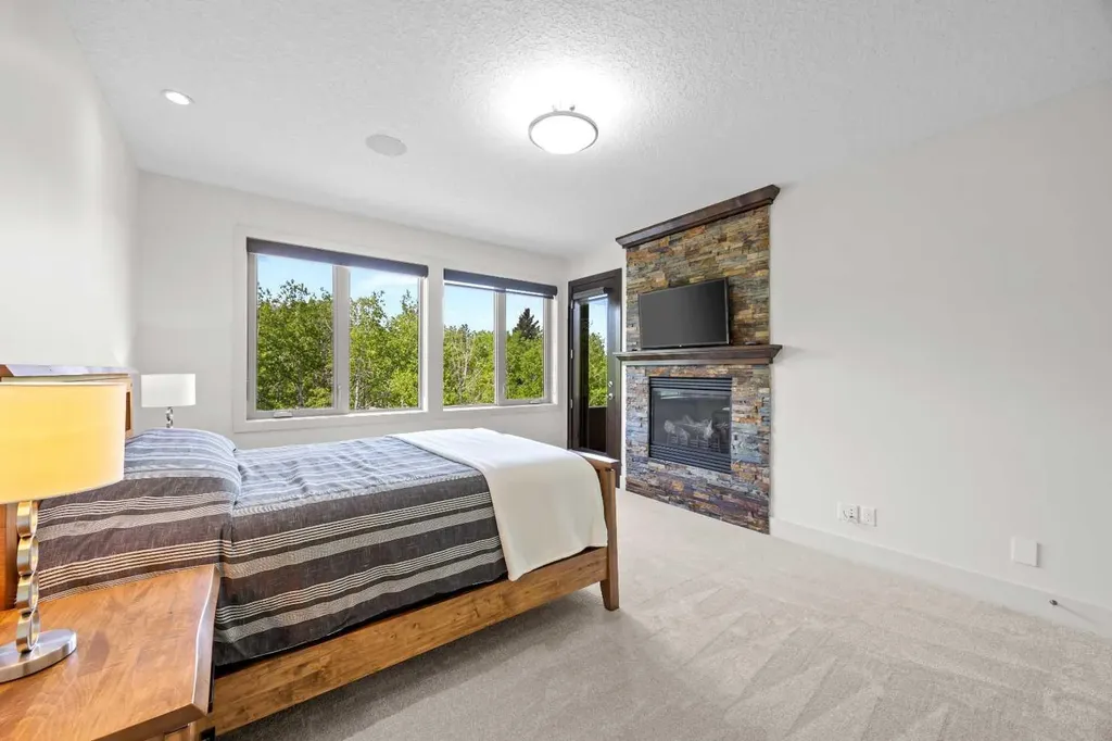 89 Evergreen Mount SW Calgary AB T2Y 3T9