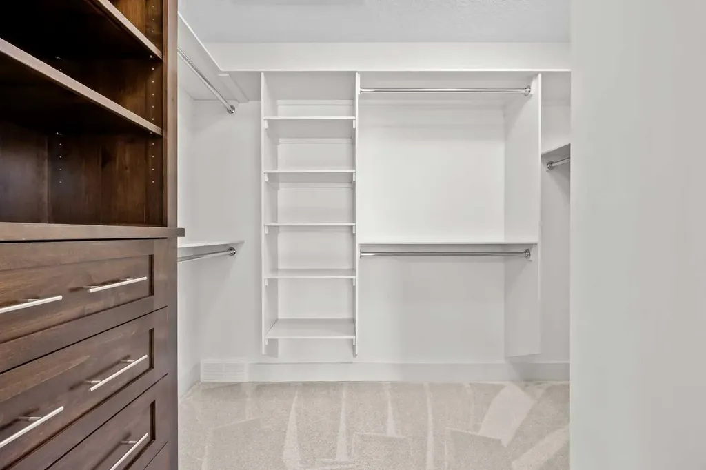 89 Evergreen Mount SW Calgary AB T2Y 3T9