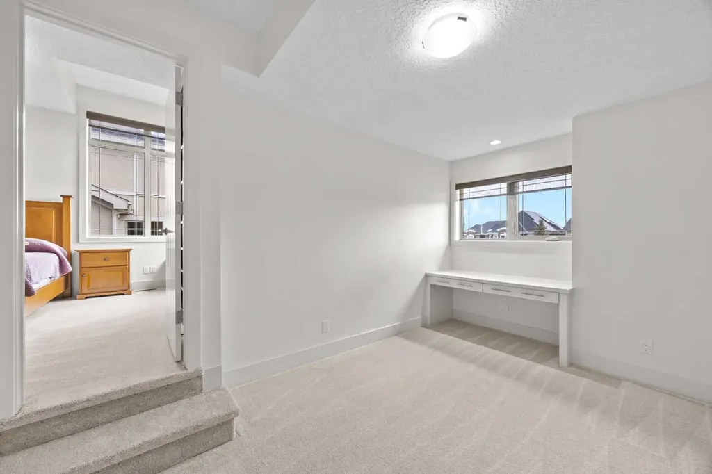 89 Evergreen Mount SW Calgary AB T2Y 3T9