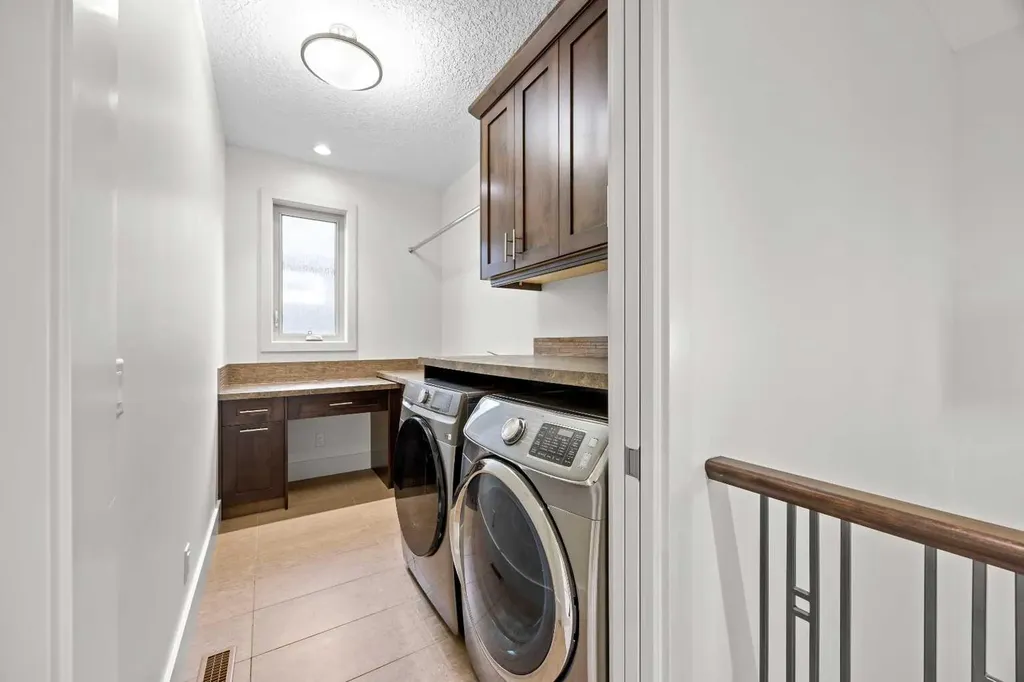 89 Evergreen Mount SW Calgary AB T2Y 3T9