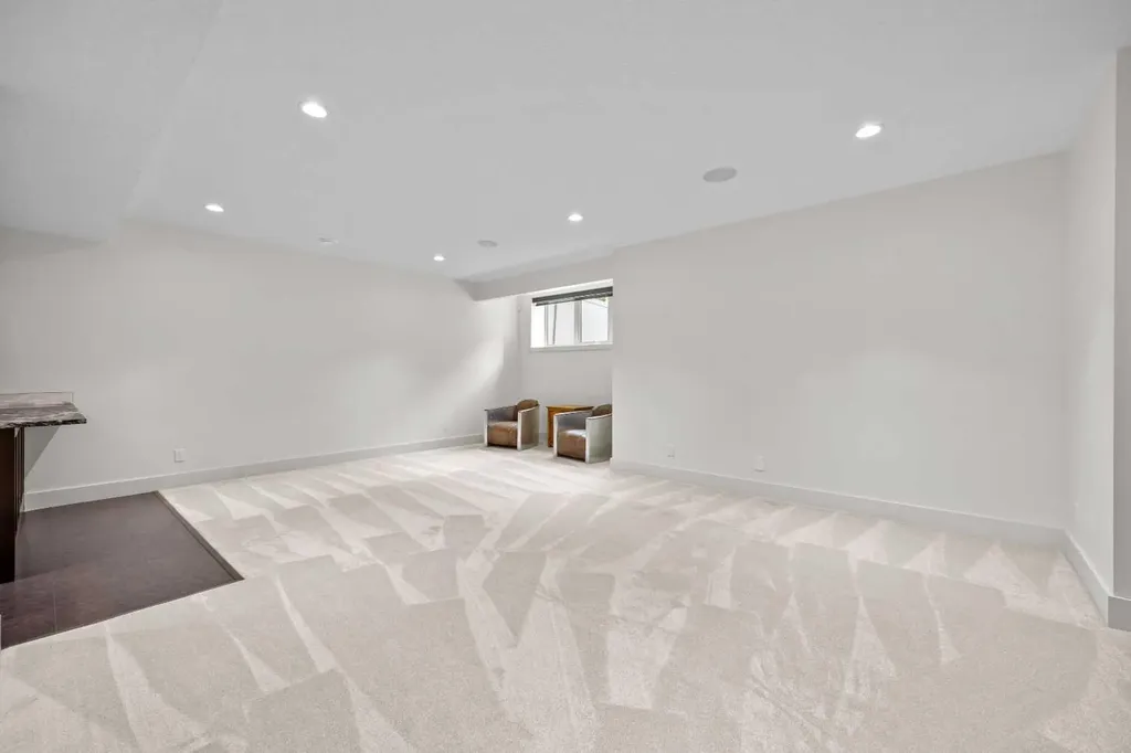 89 Evergreen Mount SW Calgary AB T2Y 3T9
