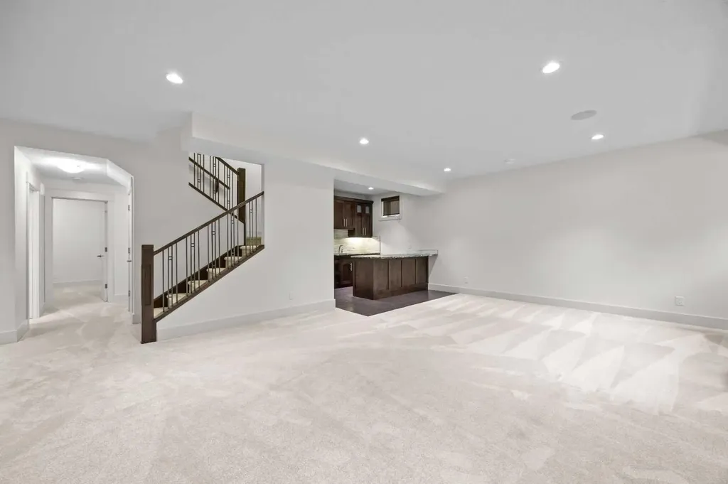 89 Evergreen Mount SW Calgary AB T2Y 3T9