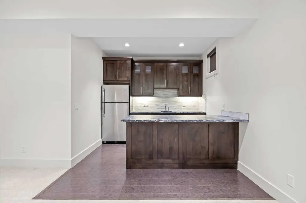 89 Evergreen Mount SW Calgary AB T2Y 3T9