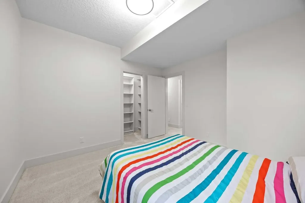 89 Evergreen Mount SW Calgary AB T2Y 3T9
