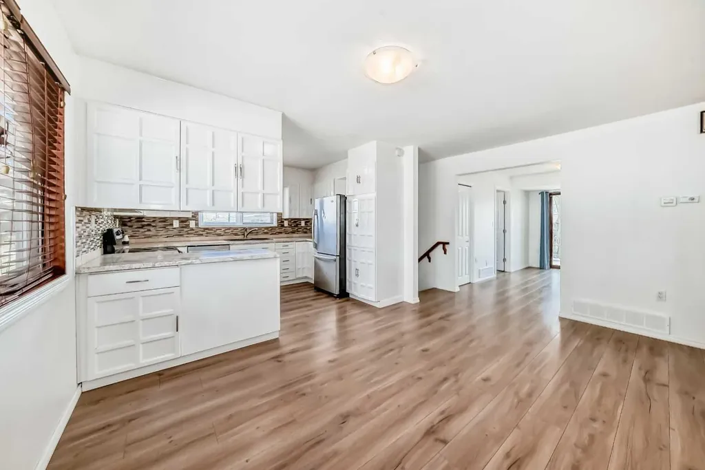 2 Nichols Crescent Red Deer AB T4P 1P6