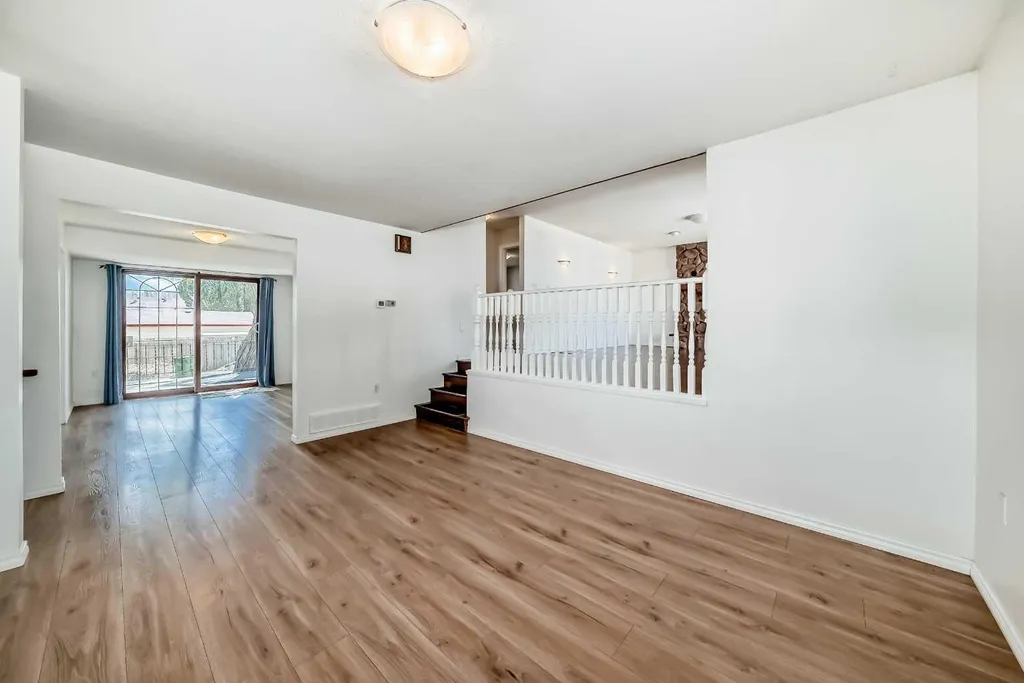 2 Nichols Crescent Red Deer AB T4P 1P6