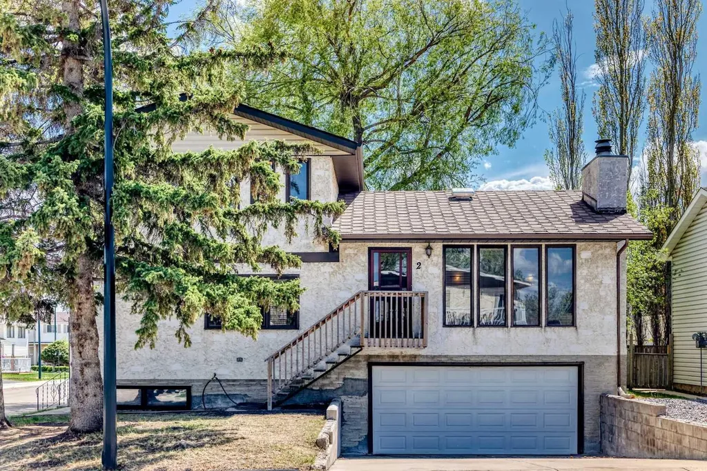 2 Nichols Crescent Red Deer AB T4P 1P6
