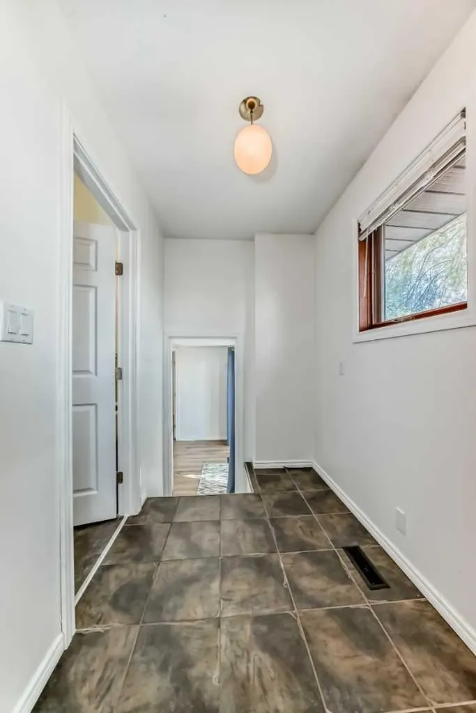 2 Nichols Crescent Red Deer AB T4P 1P6