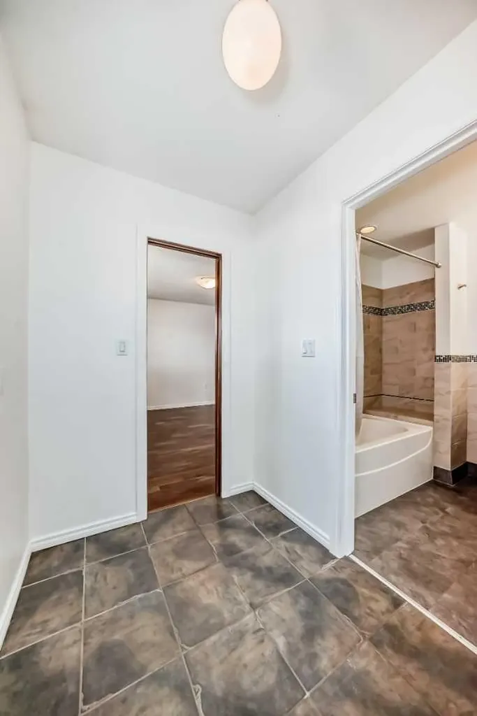 2 Nichols Crescent Red Deer AB T4P 1P6