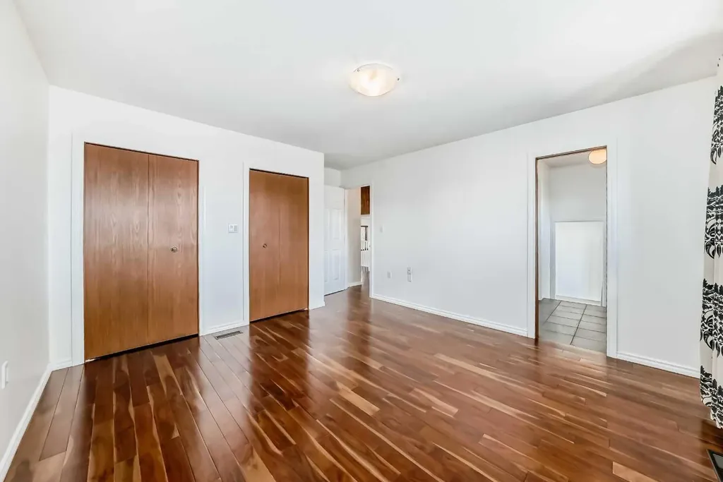 2 Nichols Crescent Red Deer AB T4P 1P6