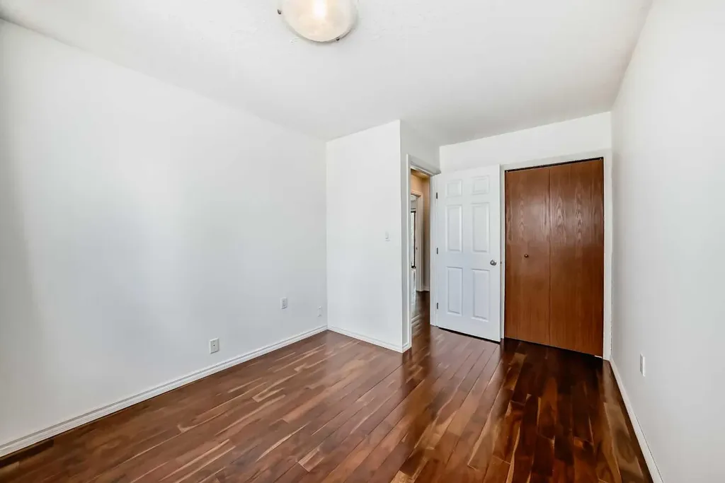 2 Nichols Crescent Red Deer AB T4P 1P6
