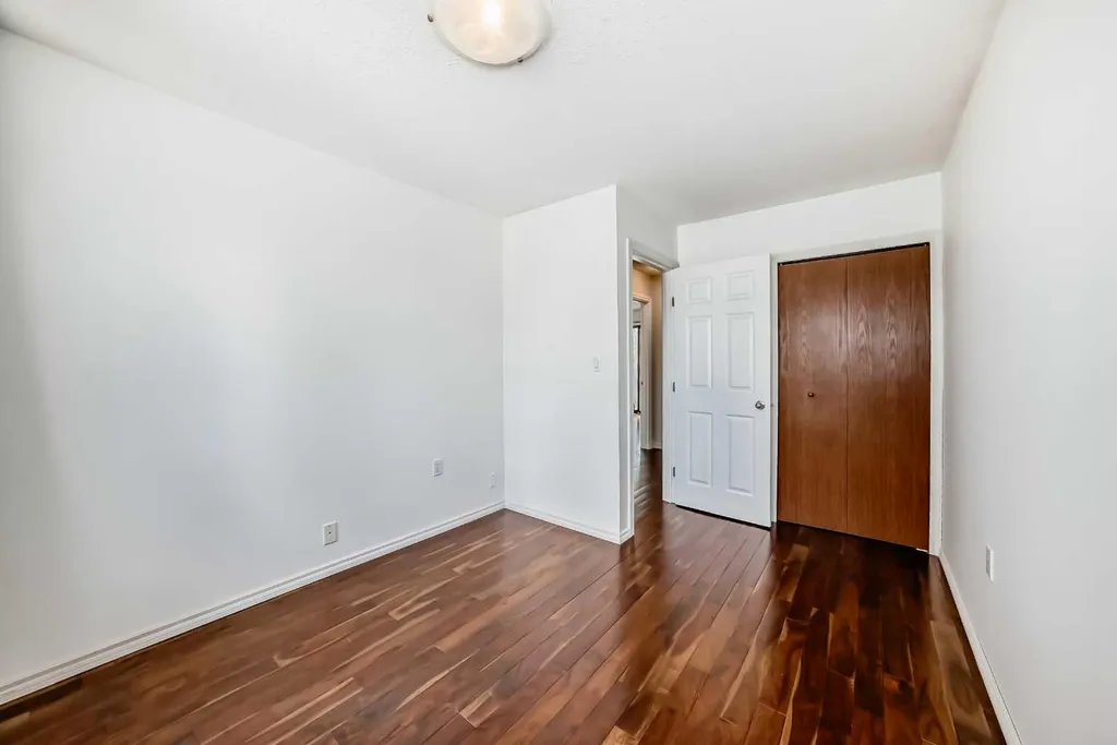2 Nichols Crescent Red Deer AB T4P 1P6