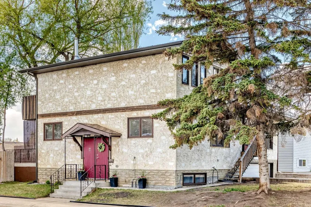 2 Nichols Crescent Red Deer AB T4P 1P6