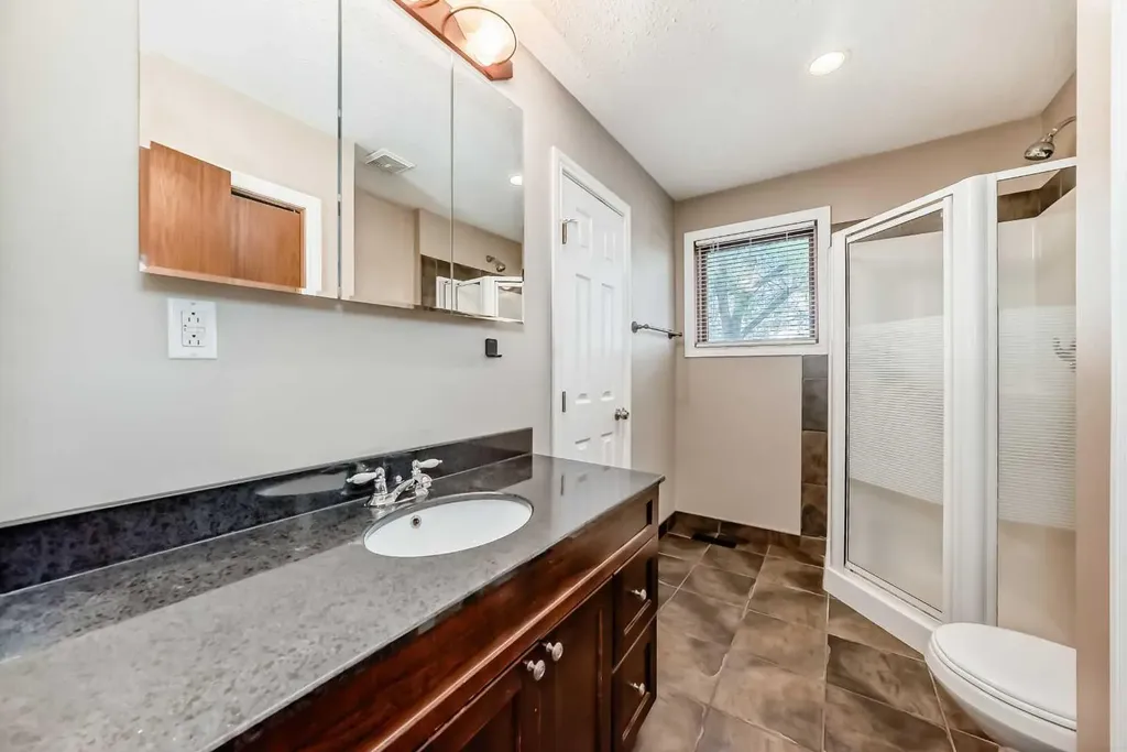 2 Nichols Crescent Red Deer AB T4P 1P6