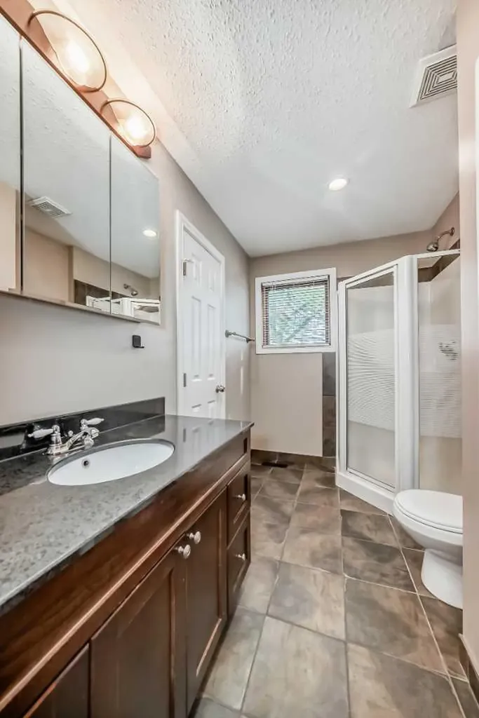 2 Nichols Crescent Red Deer AB T4P 1P6
