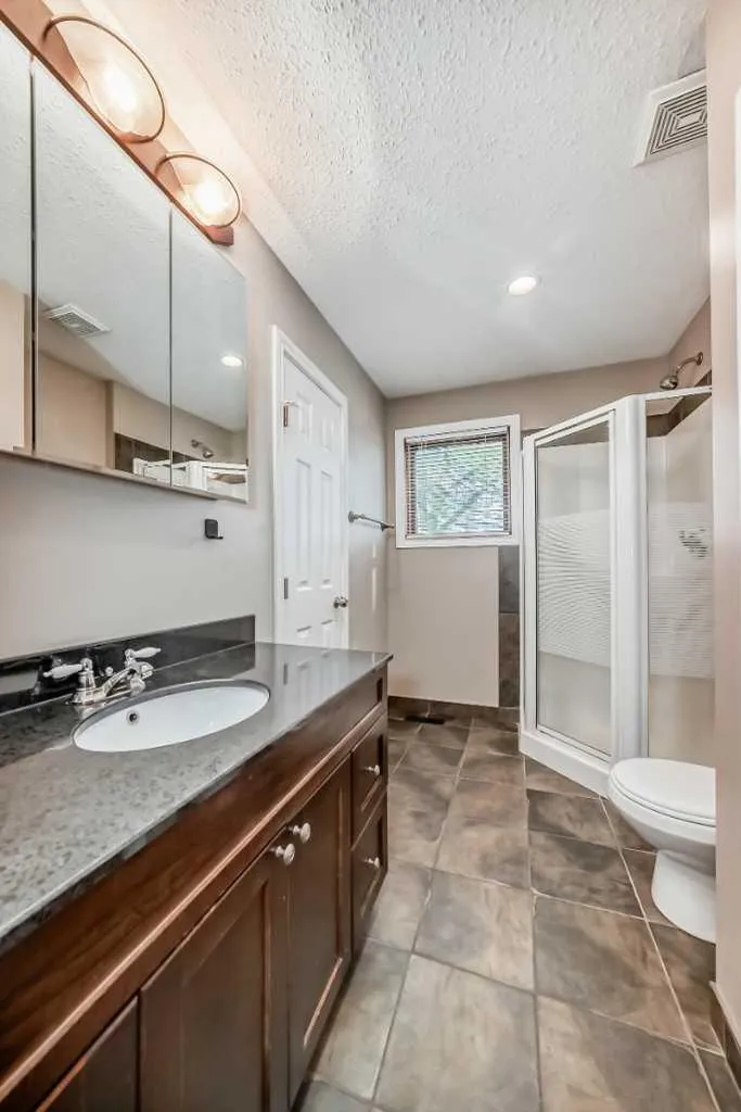 2 Nichols Crescent Red Deer AB T4P 1P6
