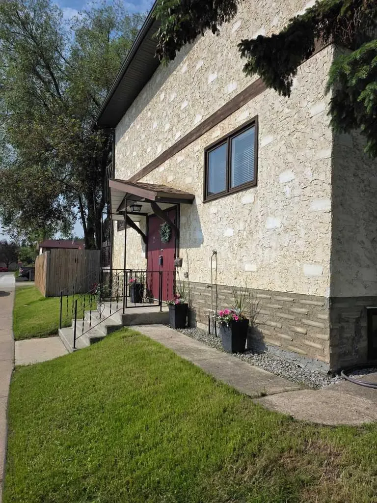 2 Nichols Crescent Red Deer AB T4P 1P6