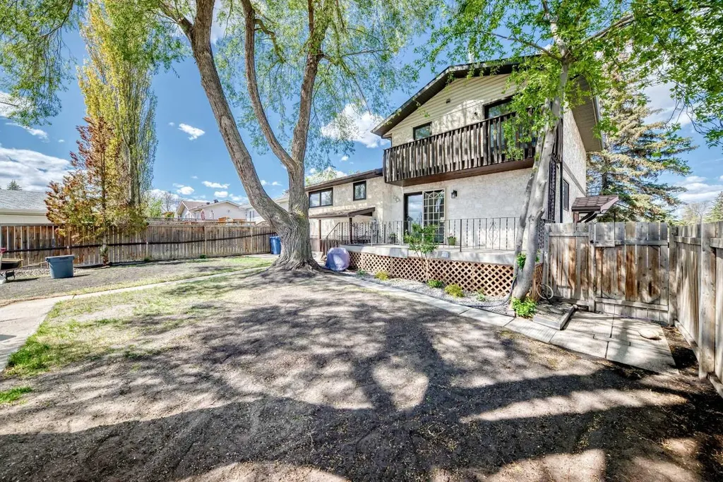 2 Nichols Crescent Red Deer AB T4P 1P6