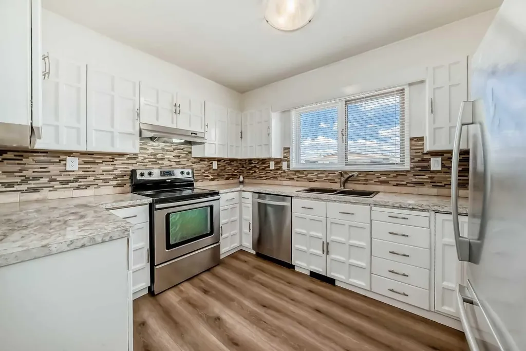 2 Nichols Crescent Red Deer AB T4P 1P6