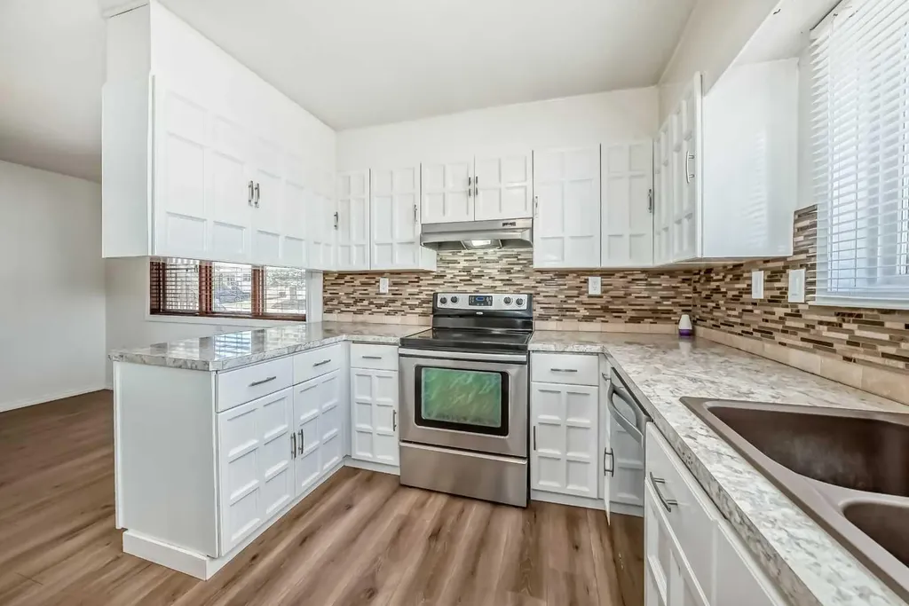 2 Nichols Crescent Red Deer AB T4P 1P6