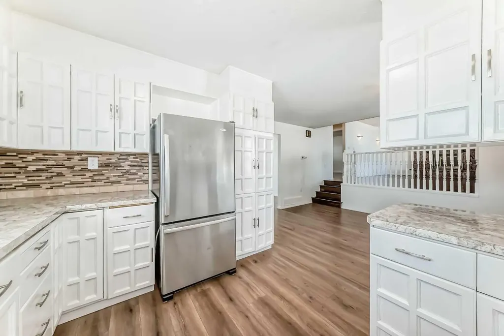 2 Nichols Crescent Red Deer AB T4P 1P6