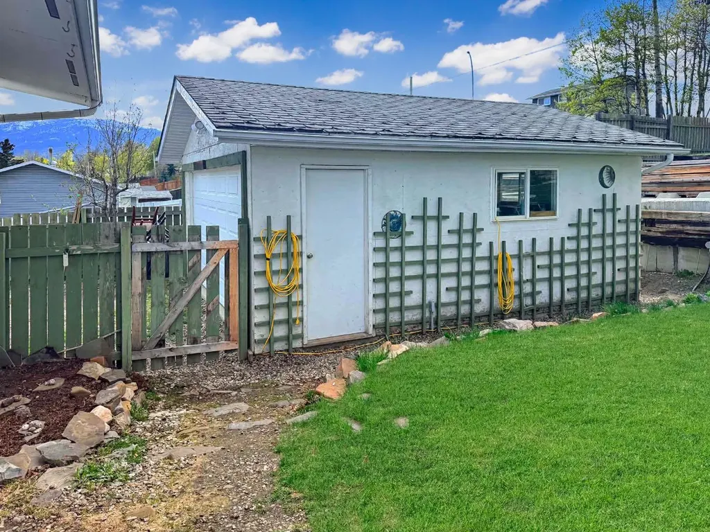 10534 98th Avenue Grande Cache AB t0e0y0