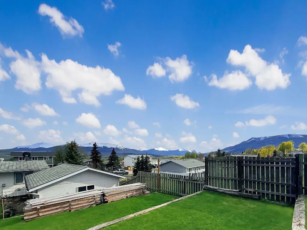 10534 98th Avenue Grande Cache AB t0e0y0