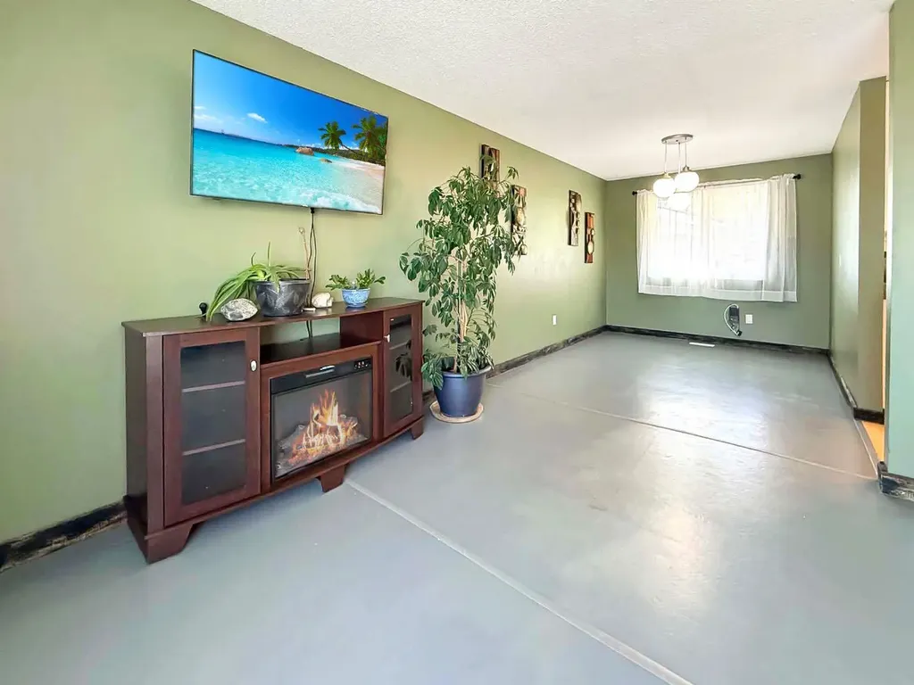 10534 98th Avenue Grande Cache AB t0e0y0
