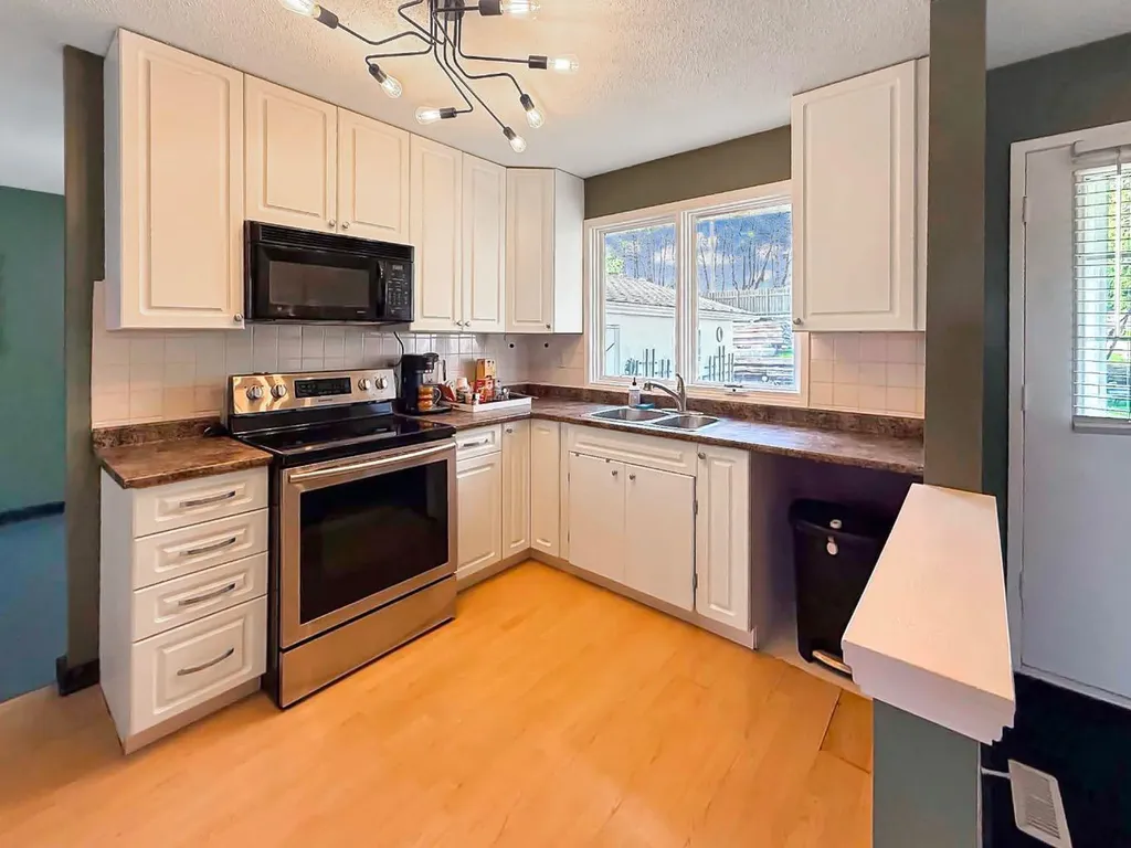10534 98th Avenue Grande Cache AB t0e0y0