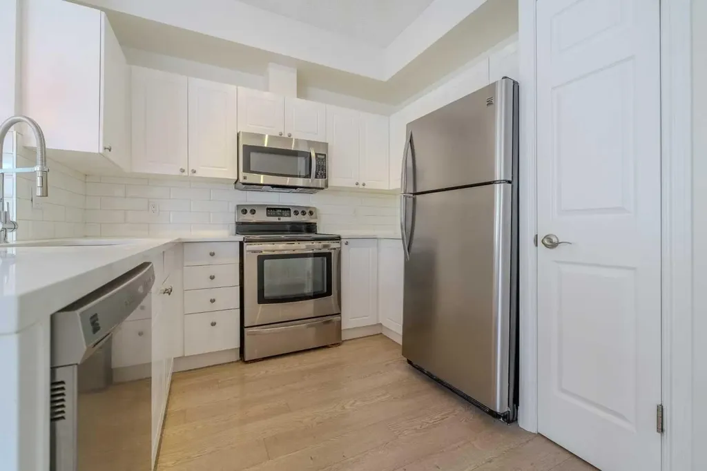923 15 Avenue SW Calgary AB T2R 0S2