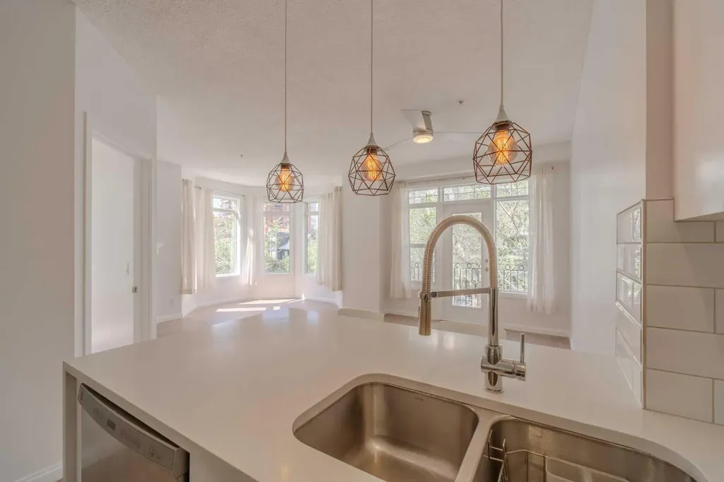 923 15 Avenue SW Calgary AB T2R 0S2