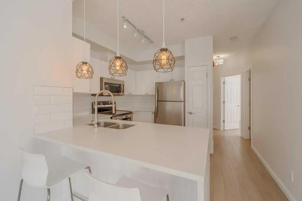 923 15 Avenue SW Calgary AB T2R 0S2