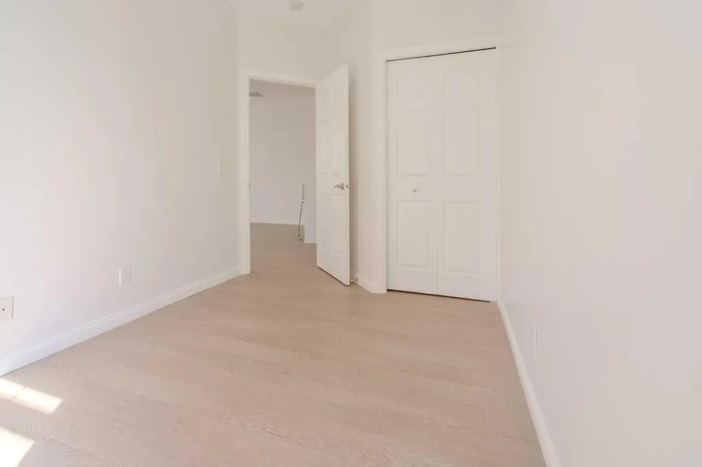 923 15 Avenue SW Calgary AB T2R 0S2