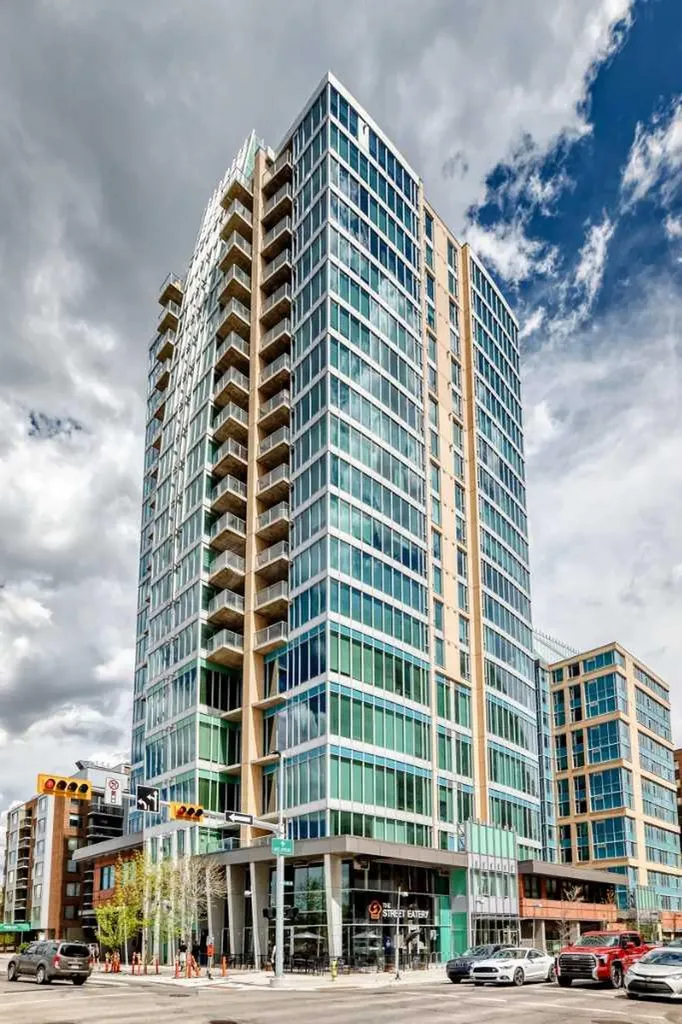 888 4 Avenue SW Calgary AB T2P 0V2