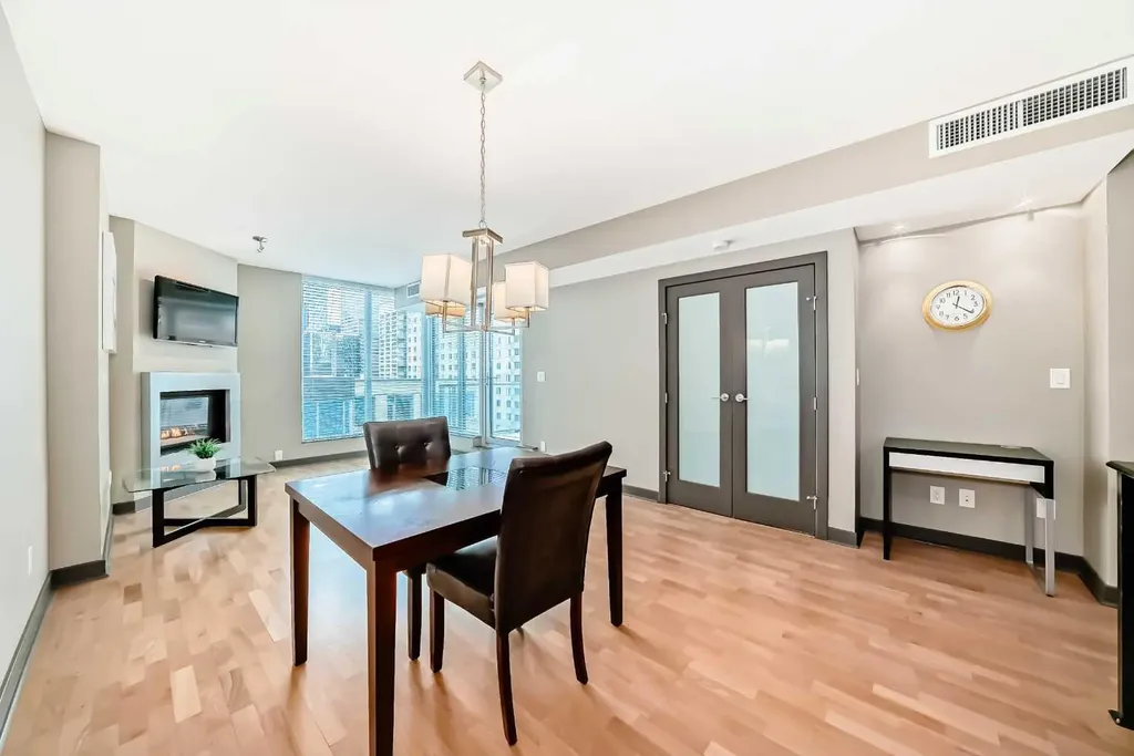 888 4 Avenue SW Calgary AB T2P 0V2