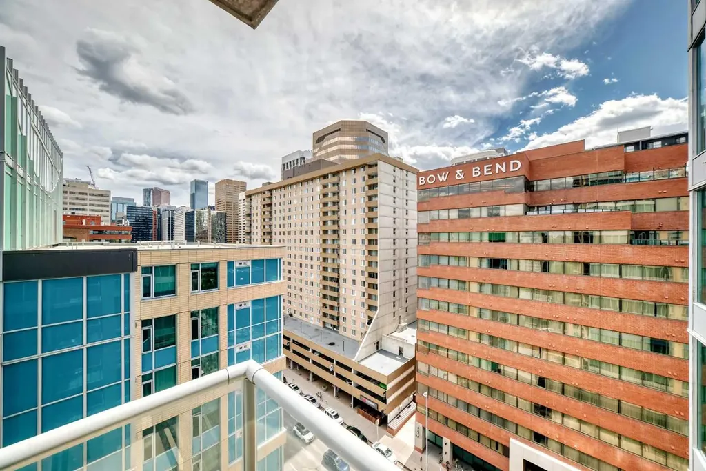 888 4 Avenue SW Calgary AB T2P 0V2