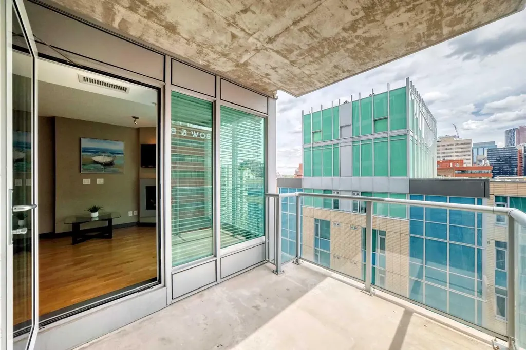 888 4 Avenue SW Calgary AB T2P 0V2