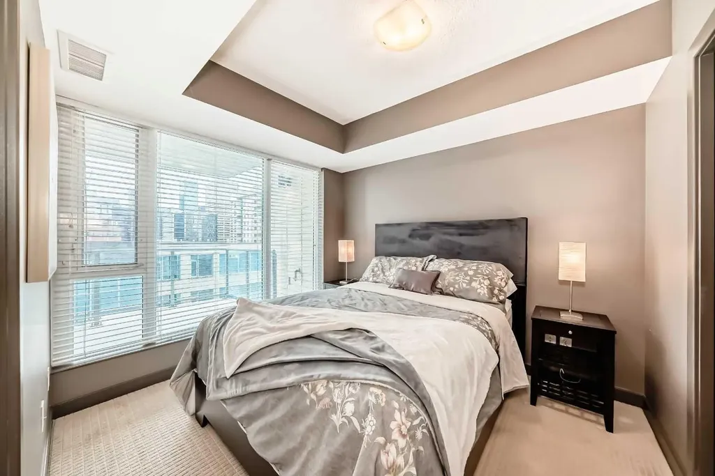 888 4 Avenue SW Calgary AB T2P 0V2