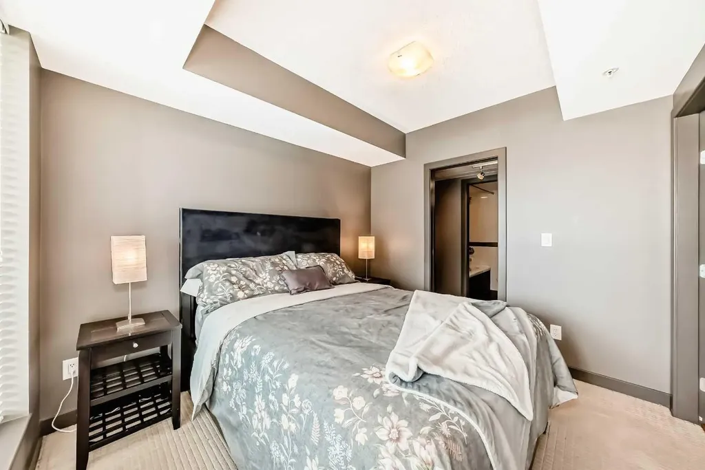 888 4 Avenue SW Calgary AB T2P 0V2